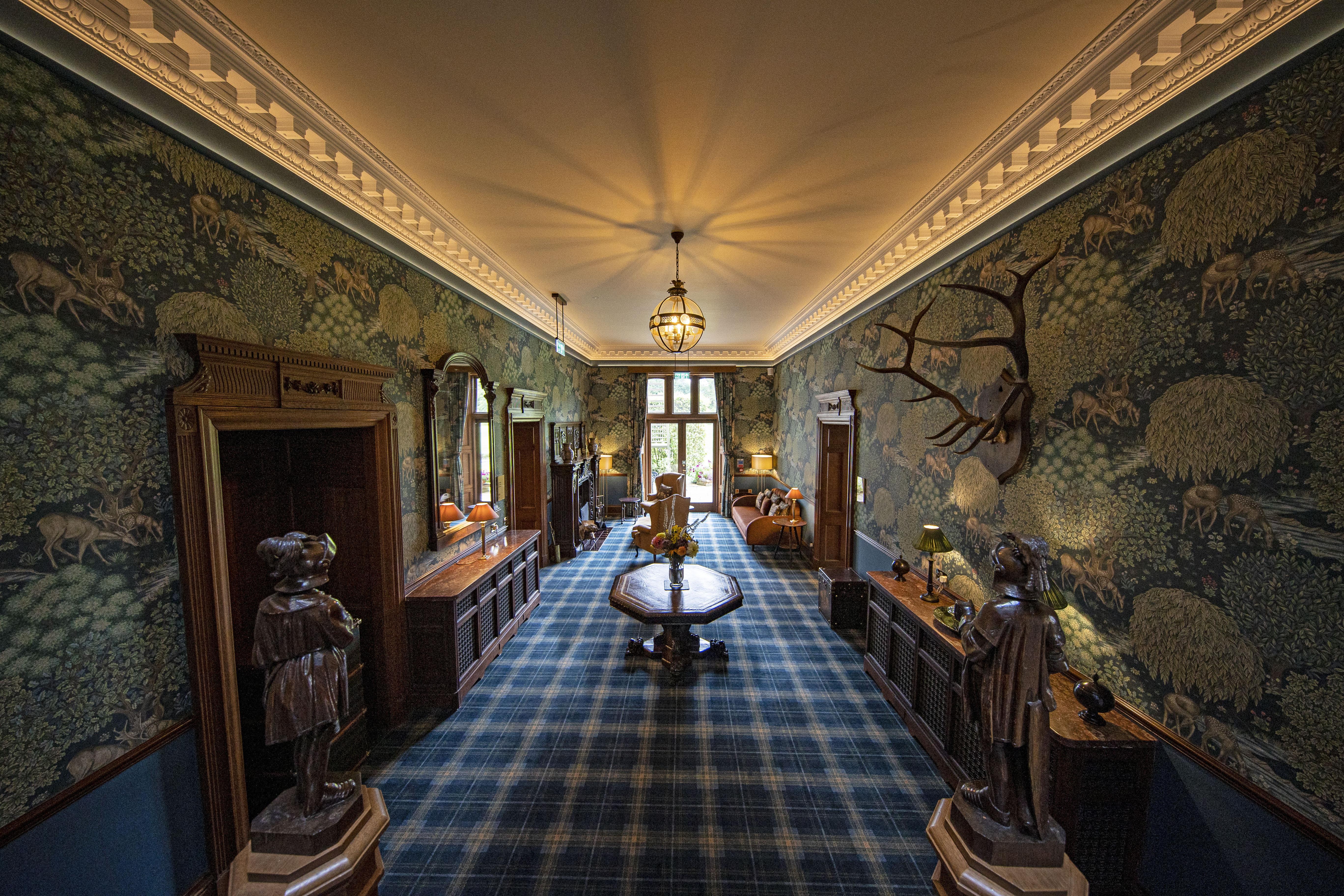 Schloss Roxburghe, Part Of Destination By Hyatt 외부 사진 The entrance hall