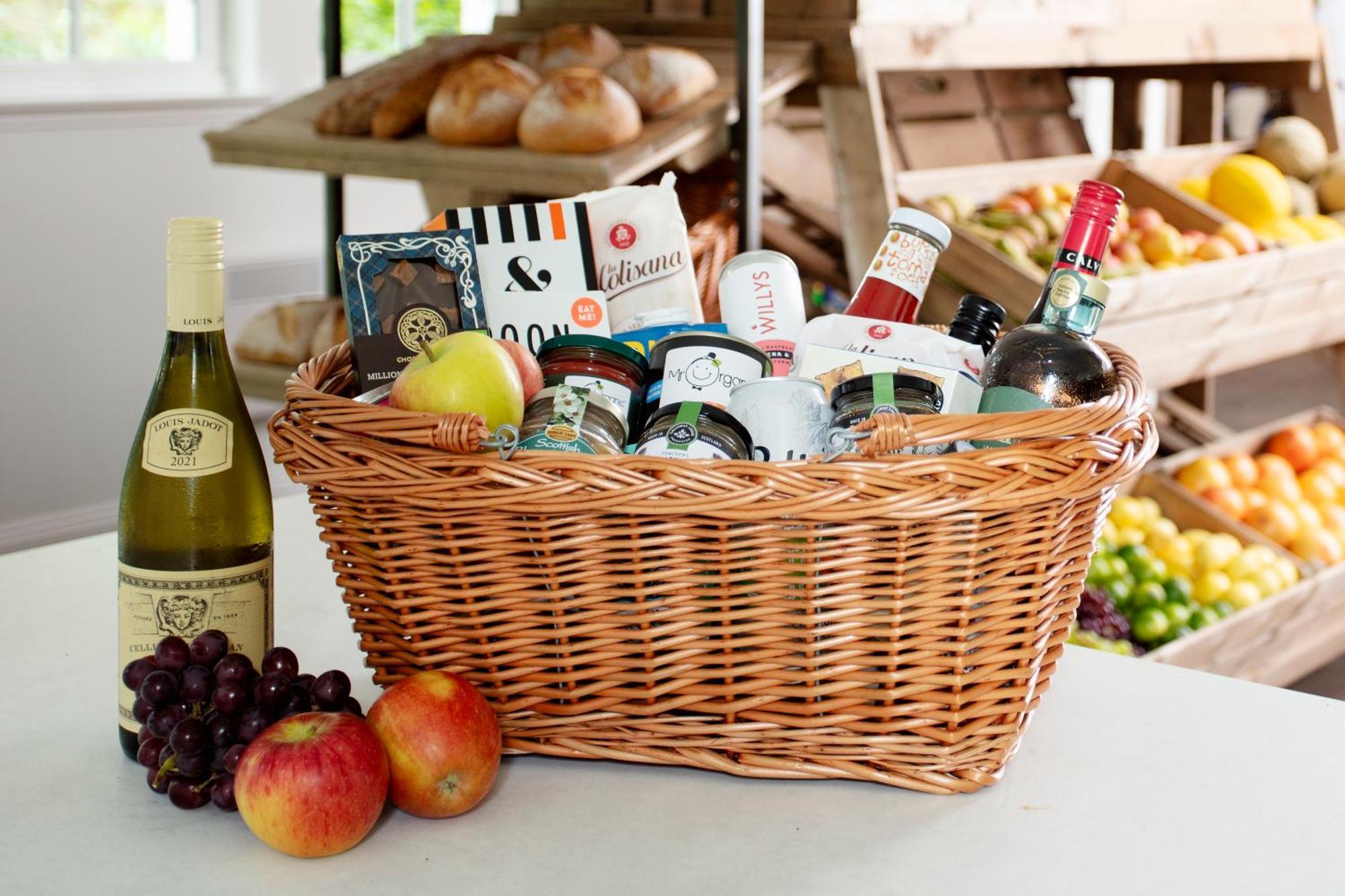 Schloss Roxburghe, Part Of Destination By Hyatt 외부 사진 A picnic basket