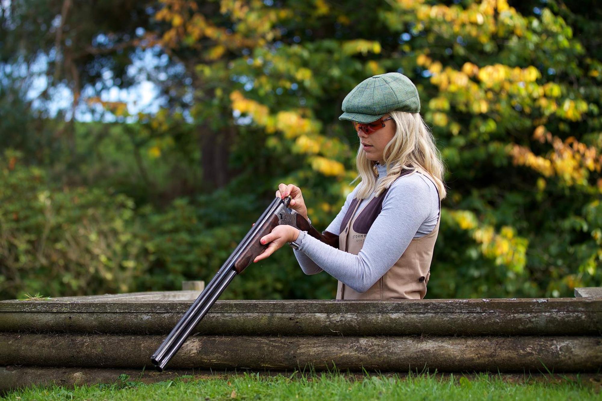 Schloss Roxburghe, Part Of Destination By Hyatt 외부 사진 A woman wearing a shooting vest