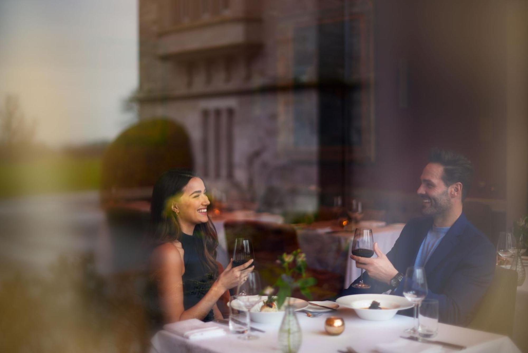 Schloss Roxburghe, Part Of Destination By Hyatt 외부 사진 A couple dining at a restaurant