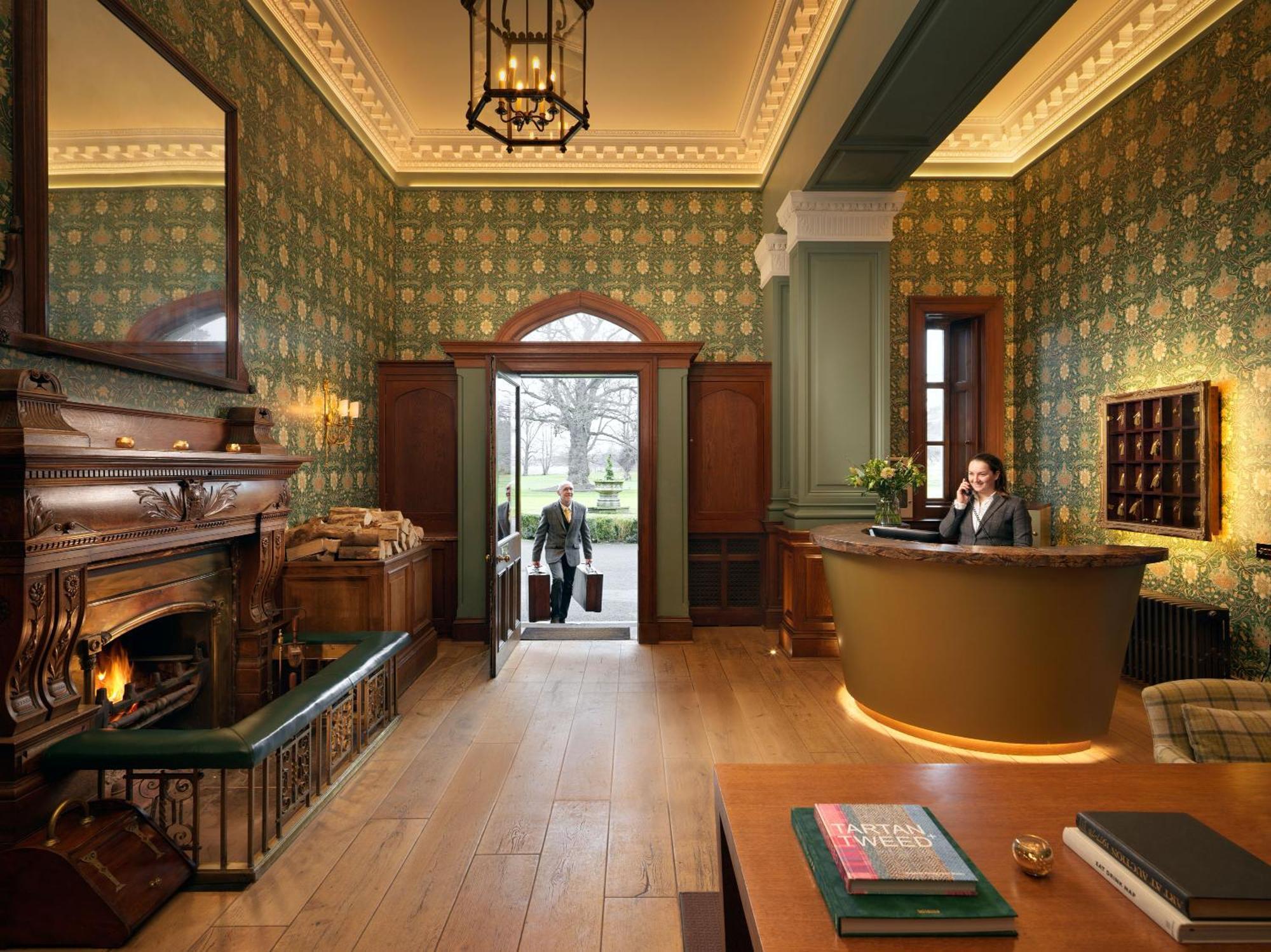 Schloss Roxburghe, Part Of Destination By Hyatt 외부 사진 The hotel's reception