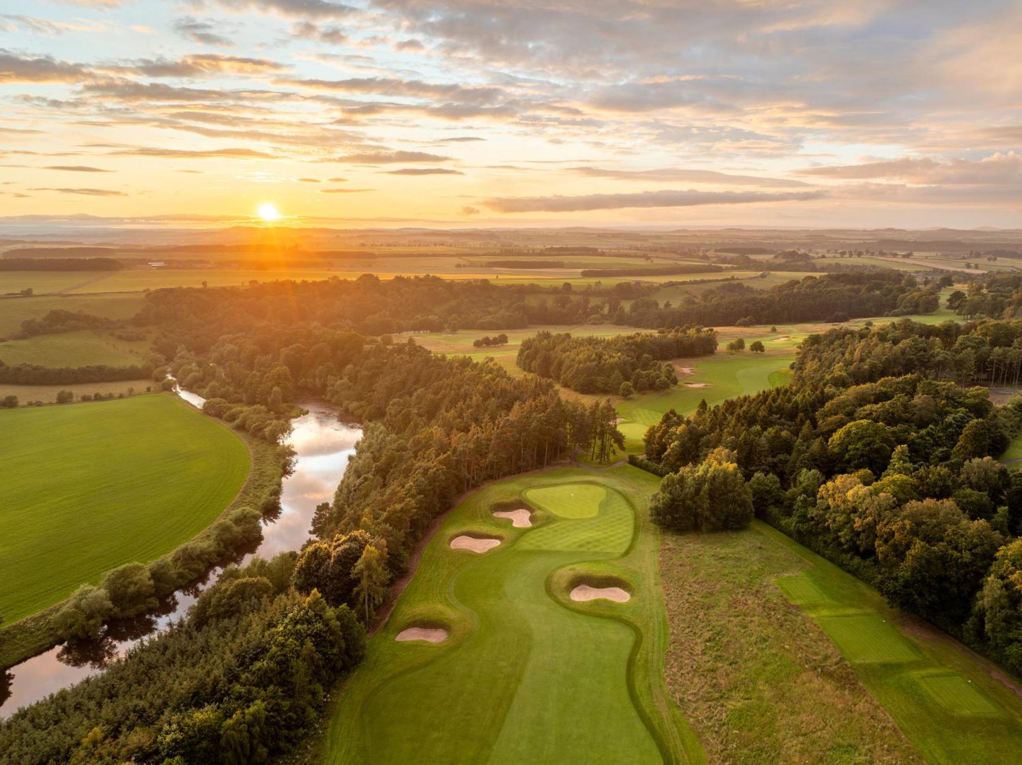 Schloss Roxburghe, Part Of Destination By Hyatt 외부 사진 The 18th hole at the Old Golf Course