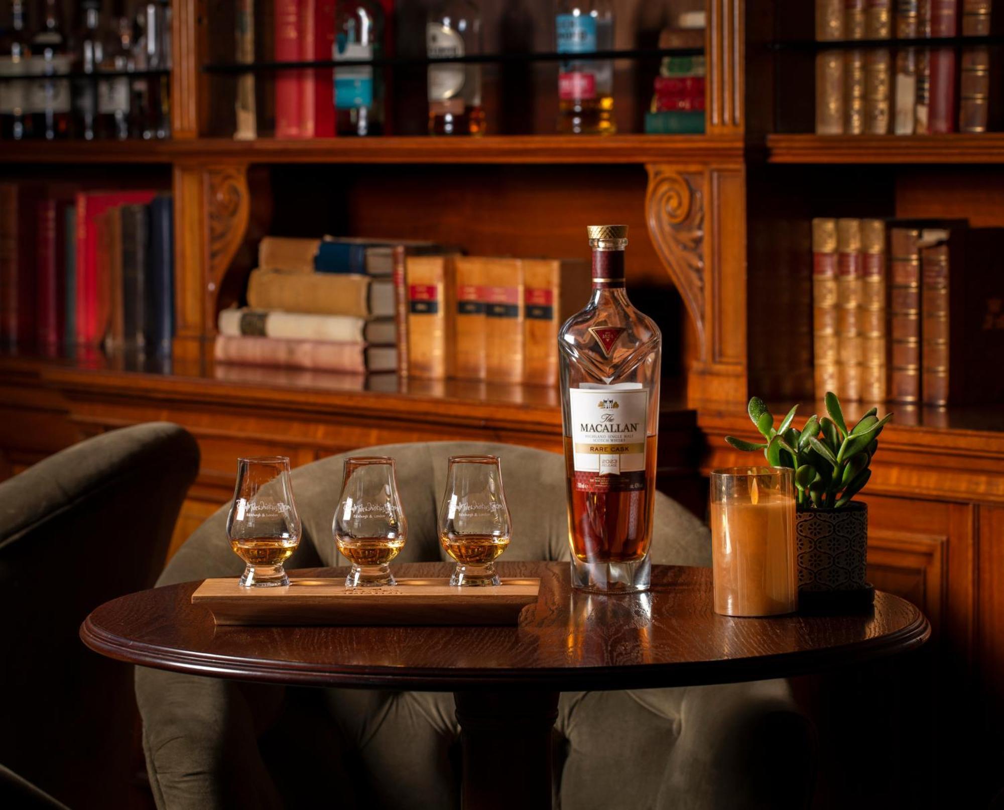 Schloss Roxburghe, Part Of Destination By Hyatt 외부 사진 A bottle of Macallan 40 Year Old